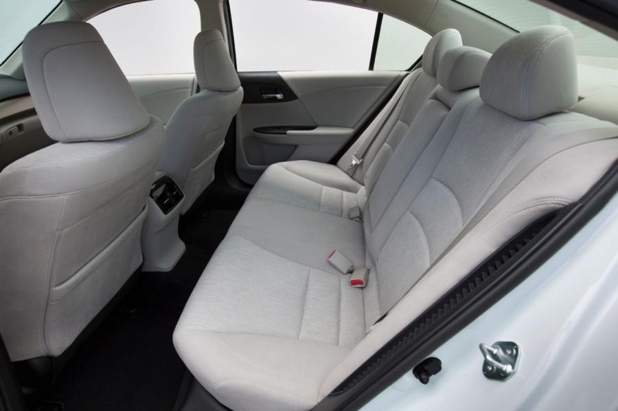  Honda Accord Plug-In Hybrid 2014 года  (фото 26 из 109)